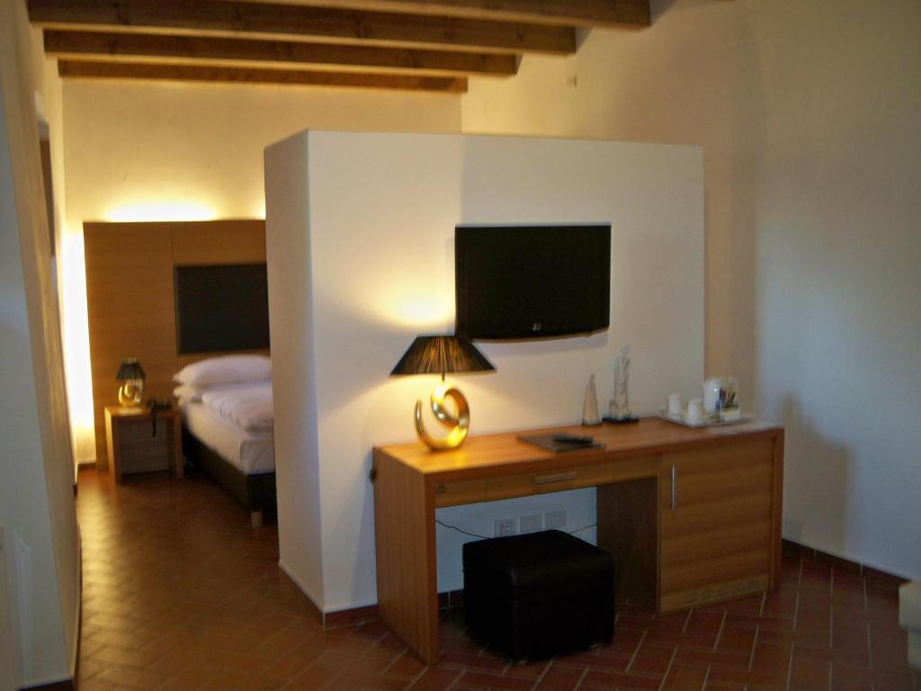 Hotel Relais Palazzo Lodron Rovereto  Habitación foto